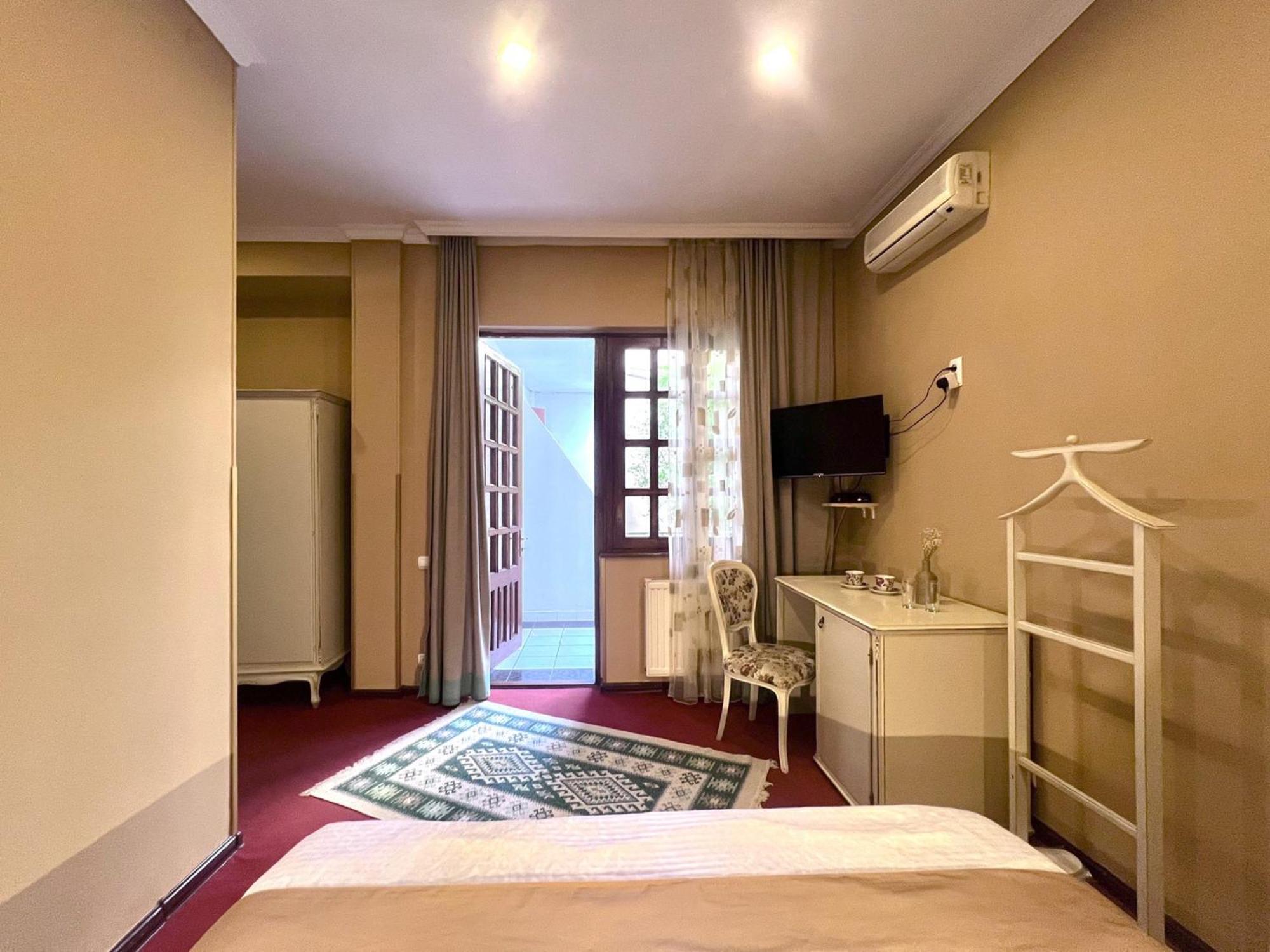 Madera Hotel Tbilisi Esterno foto